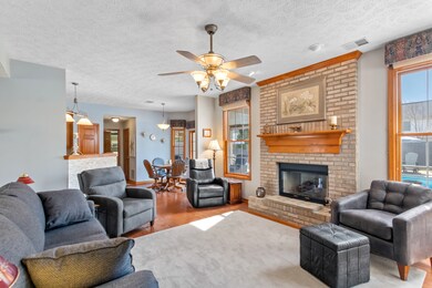 11897 Weathered Edge Dr, Fishers, IN 46037 - photo 5