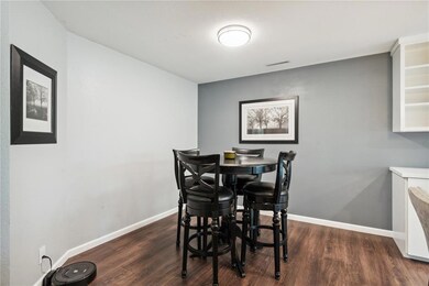 4132 Lexington Dr NE unit C, Cedar Rapids, IA 52402 - photo 4