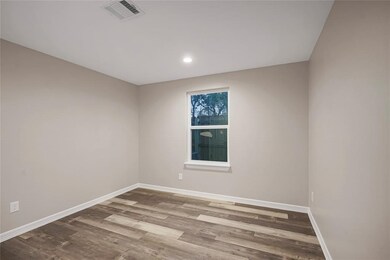 1894 Dolly Wright St unit B, Houston, TX 77088 - photo 7