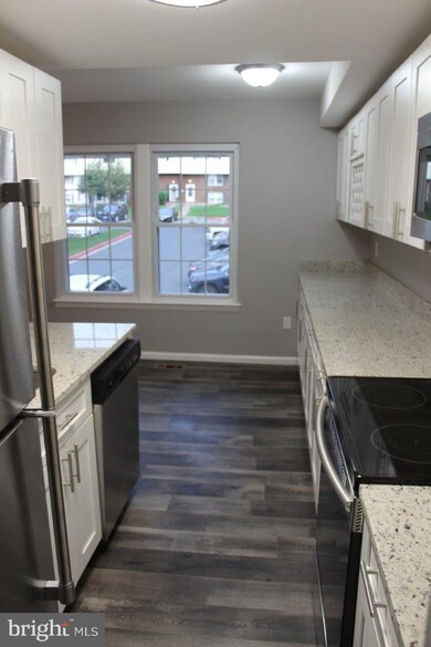 14 Pine Cone Ct, Nottingham, MD 21236 - photo 5