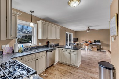 35 Edna Ct, Toms River, NJ 08755 - photo 4