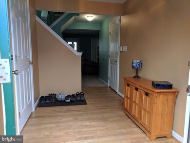 13512 Avonmore Dr, Herndon, VA 20171 - photo 3