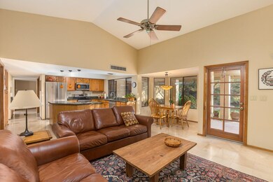 005_Living Room