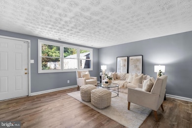 430 Burbank Ct, Halethorpe, MD 21227 - photo 6