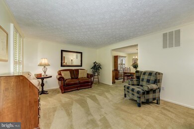 7402 Barkers Ct, Springfield, VA 22153 - photo 6