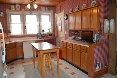 311 N Main St, Princeton, IL 61356 - photo 7