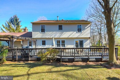 9218 Burnetta Dr, Annandale, VA 22003 - photo 3