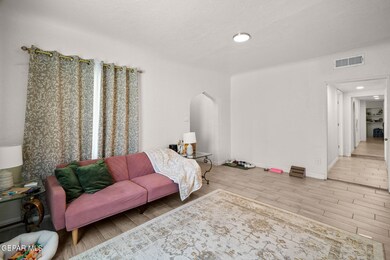 2805 Grant Ave unit A, El Paso, TX 79930 - photo 6