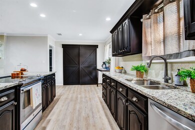 1709 Pecan Dr, Cleburne, TX 76033 - photo 3