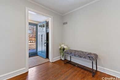 951 Pleasant Ln, Glenview, IL 60025 - photo 2