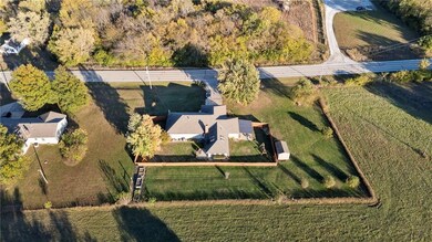 13870 S Moonlight Rd, Olathe, KS 66061 - photo 5