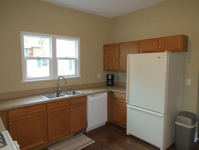 710 E Michigan Ave, Marshall, MI 49068 - photo 4