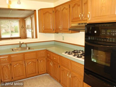 114 Brunk Rd, Reisterstown, MD 21136 - photo 2