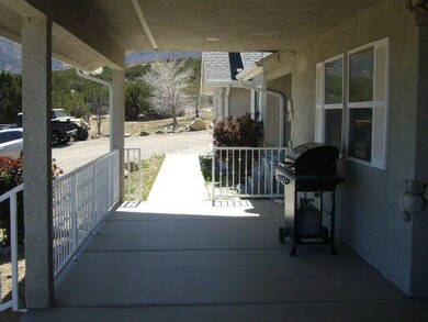 6bFront Porch-south end