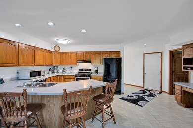 3684 Gray Log Ln, Stevens Point, WI 54482 - photo 5