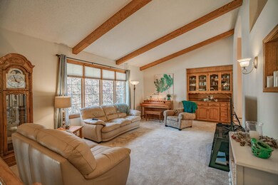 215EEdmontonDr_0001