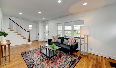 Living Room (5)