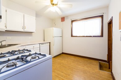 912 Newcastle Ave, Westchester, IL 60154 - photo 7