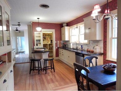 132 S Sanders St, Nacogdoches, TX 75964 - photo 3