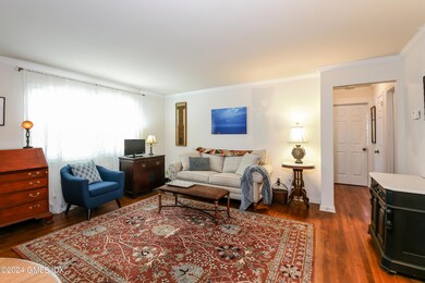 004-photo-living-room-6893455