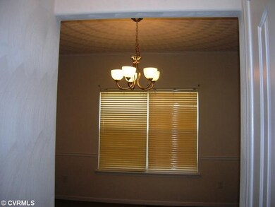 Dining Room - Formal Dining Room with beautiful Te
