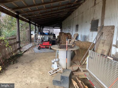 4278 Hawthorne Farm Rd, Harwood, MD 20776 - photo 7