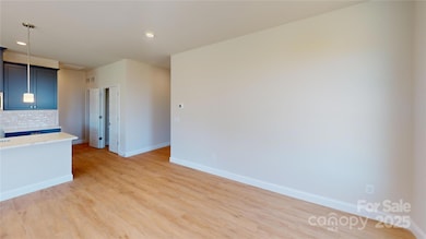 612 Banter Ln unit 32, Cramerton, NC 28032 - photo 6