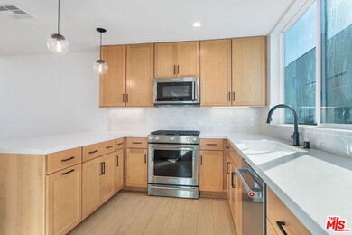 11220 W Victory Blvd, Burbank, CA 91606 - photo 6