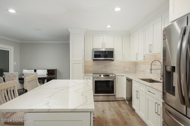 67 Overlook Way Manalapan-large-015-003-