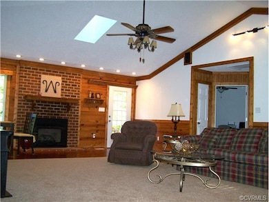 11105 Warwick Dr, North Dinwiddie, VA 23805 - photo 4