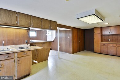 1303 Stratwood Ave, Oxon Hill, MD 20745 - photo 6