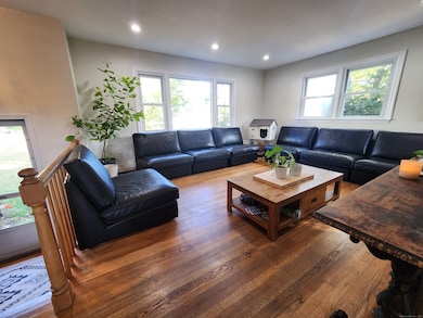 2100 Little Meadow Rd, Guilford, CT 06437 - photo 4