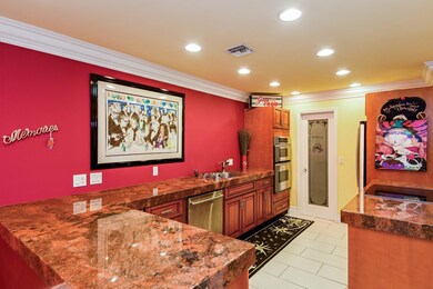 05_20508LinksviewWay_5_Kitchen_Custom_Re