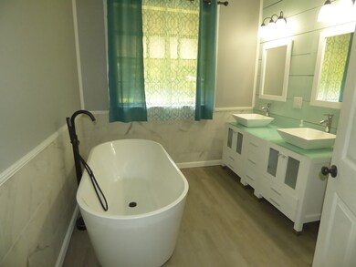 2066 McComb Holmesville Rd, McComb, MS 39648 - photo 5