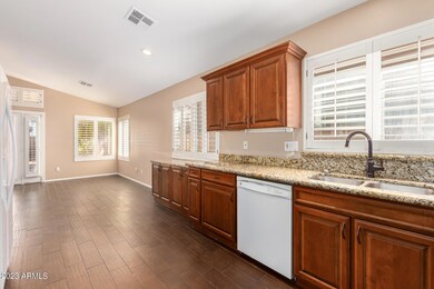 04 Kitchen
