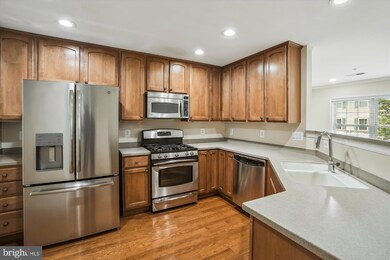 11251 Wortham Crest Cir unit 41, Manassas, VA 20109 - photo 6