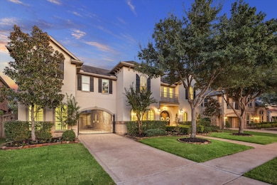 Beautiful curb appeal on this lakefront property and located on a cul de sac street