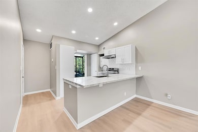 719 Gardens Dr unit 201, Pompano Beach, FL 33069 - photo 4