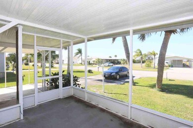 1005 Barefoot Cr - Porch