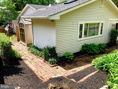 2084 Pear Hill Ct, Crofton, MD 21114 - photo 2