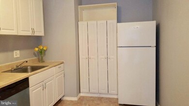 Presidential Towers unit 1718, Adelphi, MD 20783 - photo 5