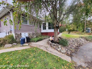 18 Circle Ave, Wapwallopen, PA 18660 - photo 2