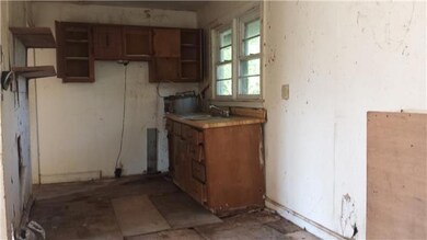 1312 Willow Dr, Manchester, TN 37355 - photo 2