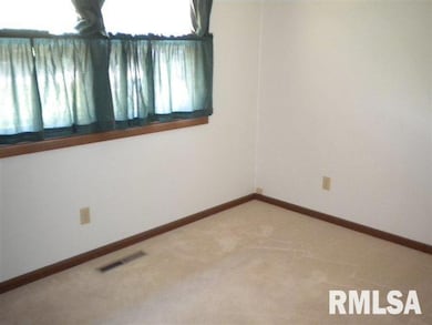 1830 W 46th St, Davenport, IA 52806 - photo 6