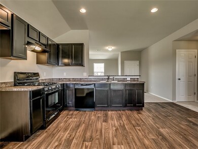 2442 S Ouachita Dr, Fayetteville, AR 72701 - photo 2