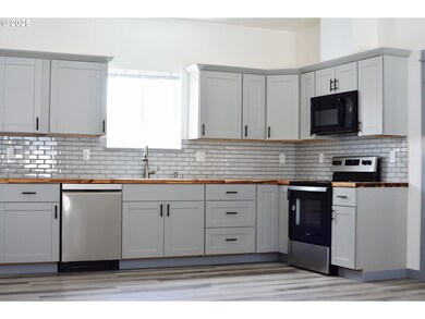 2108 True Ave, Lagrande, OR 97850 - photo 6