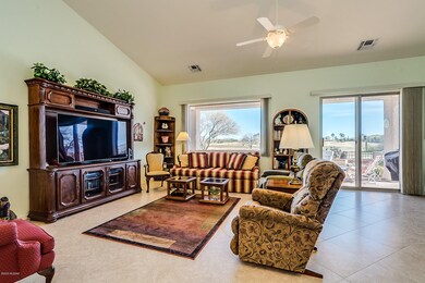 GREAT ROOM W/PICTURE WINDOW