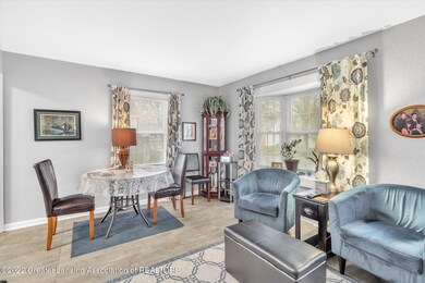 07-1920-Devonshire-Ave-WindowStill-Real-