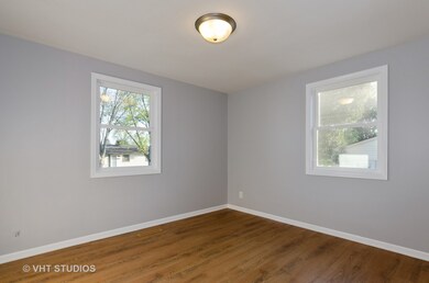 114 Del Rio Rd, Carpentersville, IL 60110 - photo 7