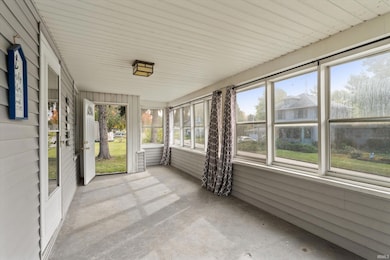 813 E Jefferson Ave, La Porte, IN 46350 - photo 3